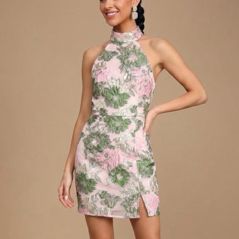 NWT Extraordinary Impression Pink Floral Halter Mini Dress
Elegant textured XXS
